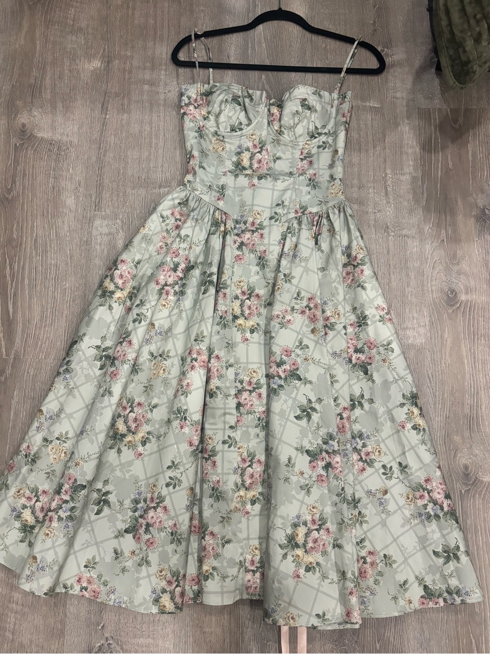 House of CB Samaria Floral Corset Midi Dress - Picture 8 of 8